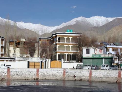 Karakoram Hotel