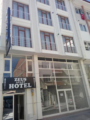 Zeus Apart Hotel