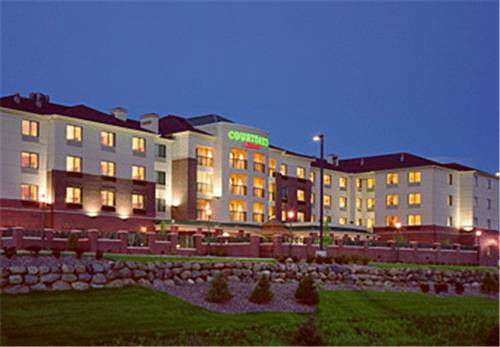 Courtyard by Marriott Madison-East