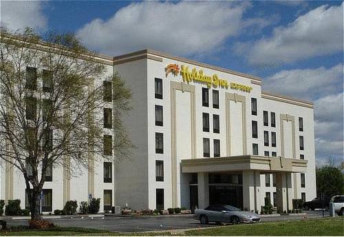 Holiday Inn Express & Suites Fayetteville University of Arkansas Area
