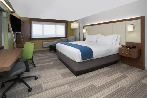 Holiday Inn Express & Suites - Southgate - Detroit Area