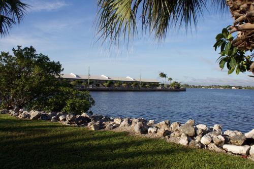 Palm Beach Waterfront Suites