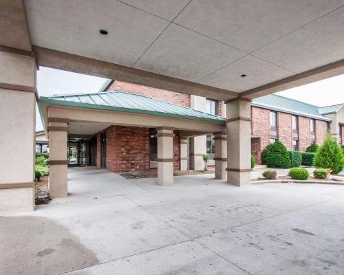 Quality Inn & Suites North Springfield